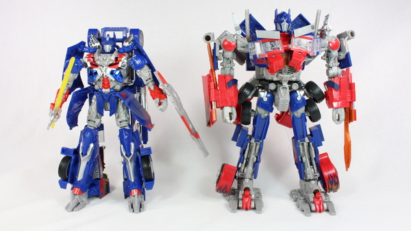 Transformers 4 Age Of Extinction Optimus Prime Leader Class Retail Version Action Figure Review  JPG (15 of 27)